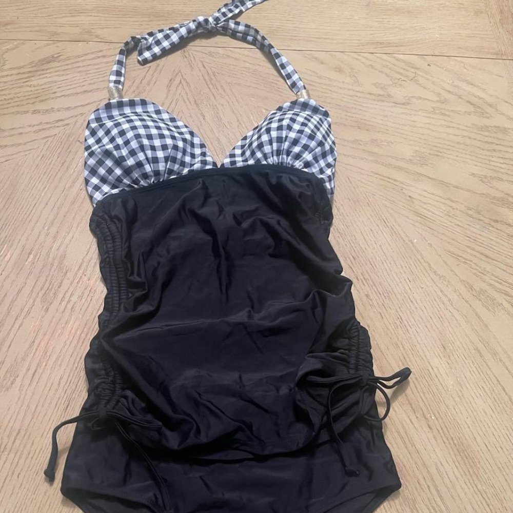 SUUKSESS Woman's Black and White 2 piece bathing suit size Small